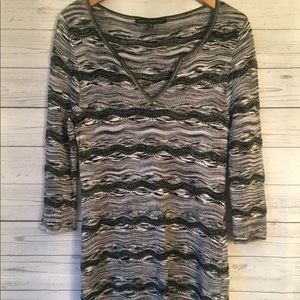 Ladies WHBM Black and White Long Sleeve Dress EUC